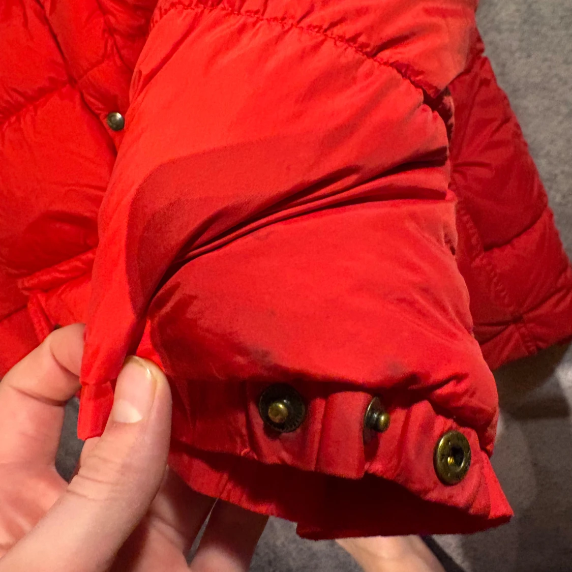 Röd dunjacka från Fjällräven med huva - 5