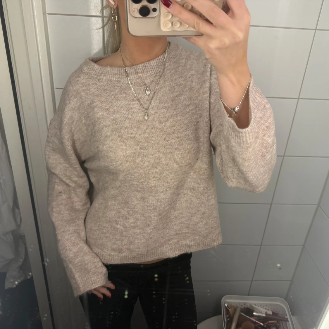 Beige stickad tröja med loose fit