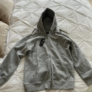 Polo Ralph Lauren Hoodie - Polo Ralph Lauren Hoodie storlek M men sitter som en S