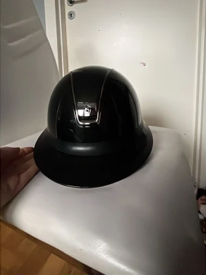 Samshield - Samshield hjälm använd ca 10 gånger, aldrig avramlad i. Stl M57.