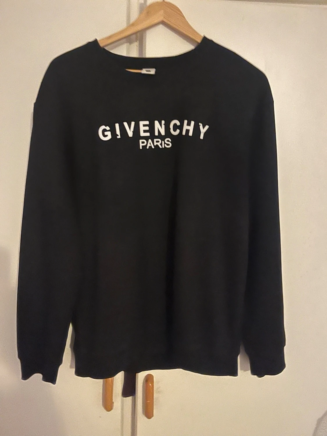 Svart sweatshirt från Givenchy Paris