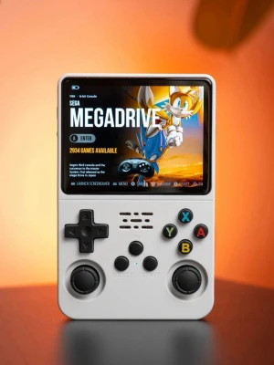 Handhållen Retro Spelkonsol - Portabel retro spelkonsol med stor färgskärm, joystick, D-pad och klassiska knappar. Stöd för tusentals spel från Sega, Nintendo m.fl. Levereras med 128GB microSD-kort. Perfekt skick, inga synliga defekter eller slitage.