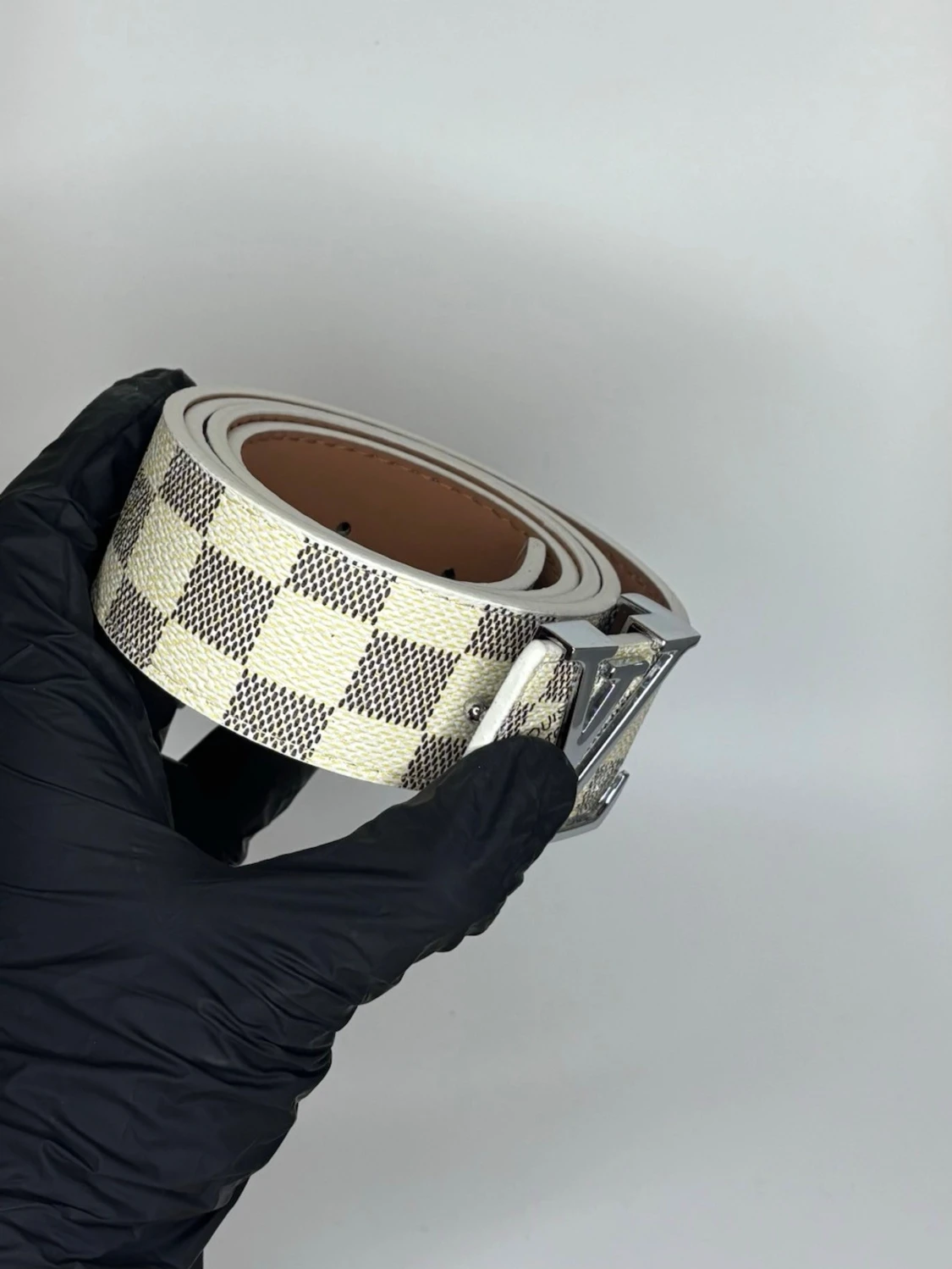 Vit h bälte rutig - 1