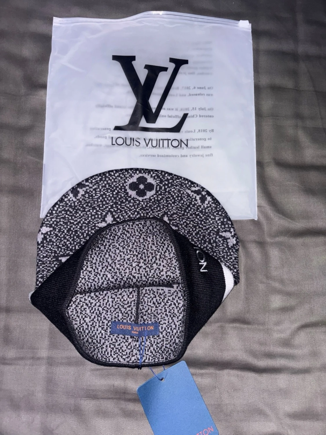 Svart stickad mössa - 2