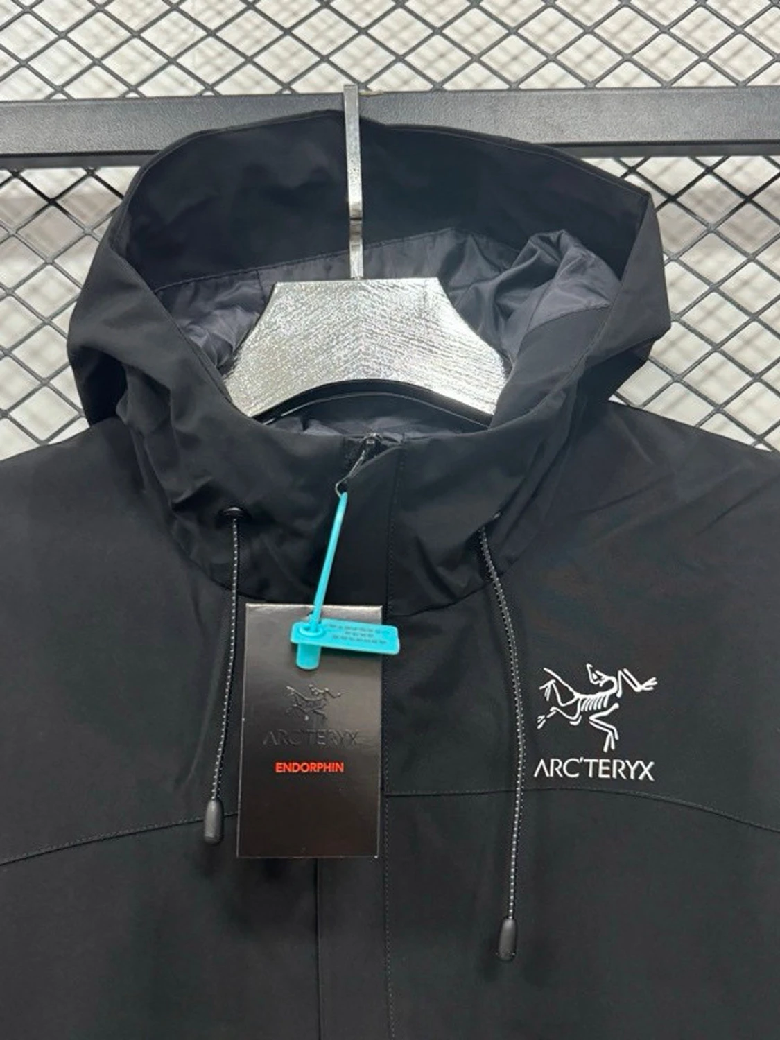 Svart vindjacka från Arc'teryx - 2
