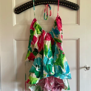 blommig top! - Supersöt top från zara! Aldrig använd