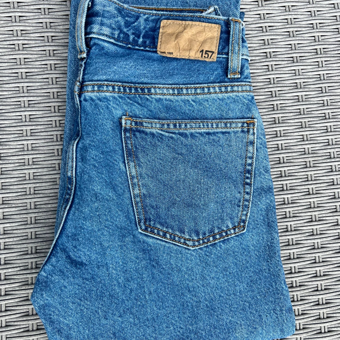 Blå bootcut jeans från 157