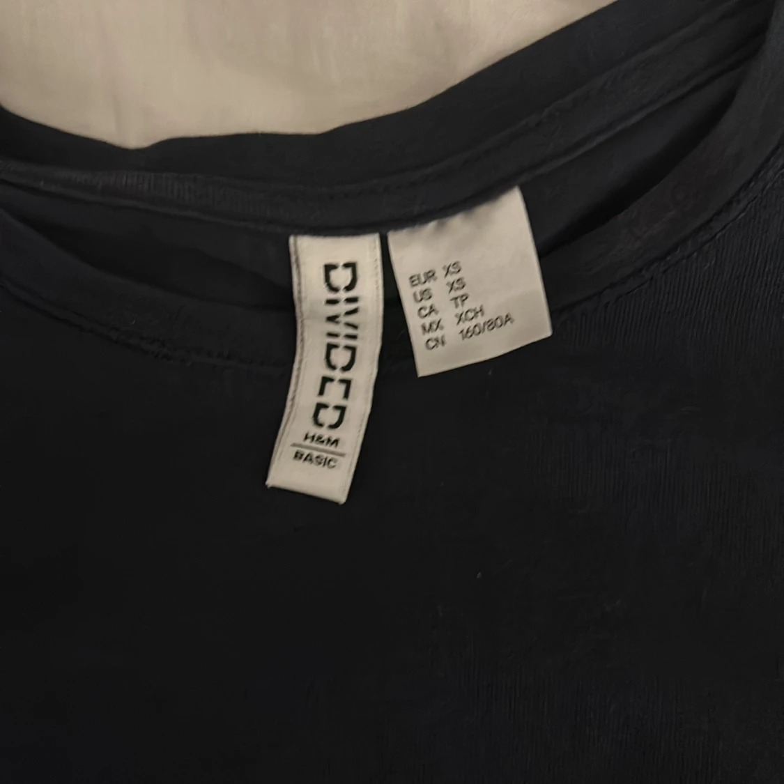 Mörkblå basic t-shirt från H&M Divided - 1