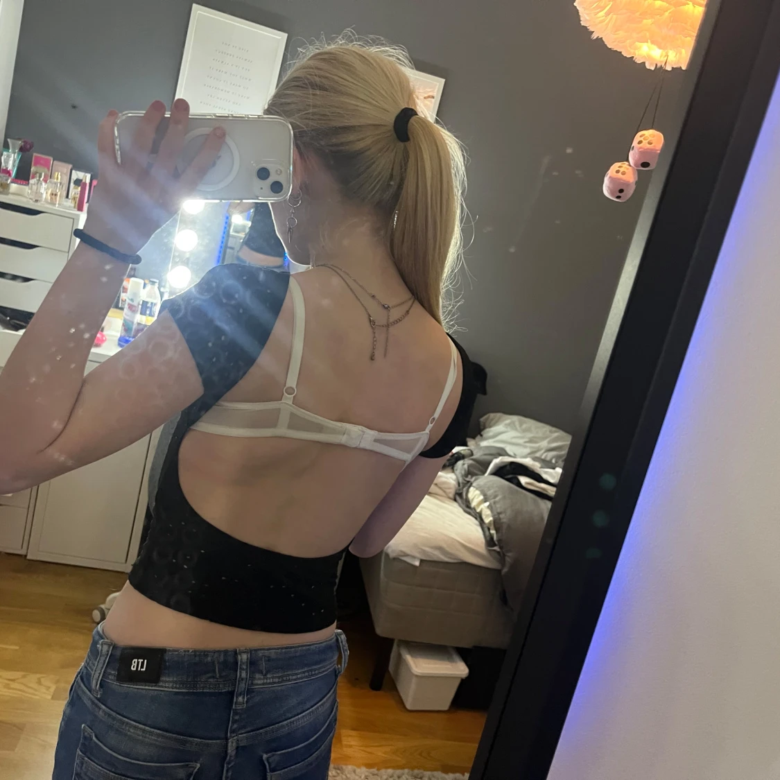 Svart croppad topp med öppen rygg - 1