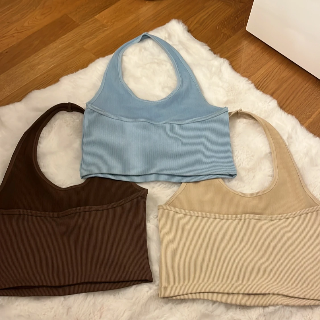 3 ribbade linnetoppar från H&M  - 1