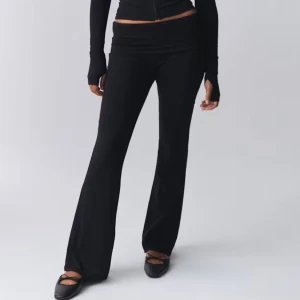 Svarta yogapants  - Svarta yogapants från Gina tricot i storlek S. 