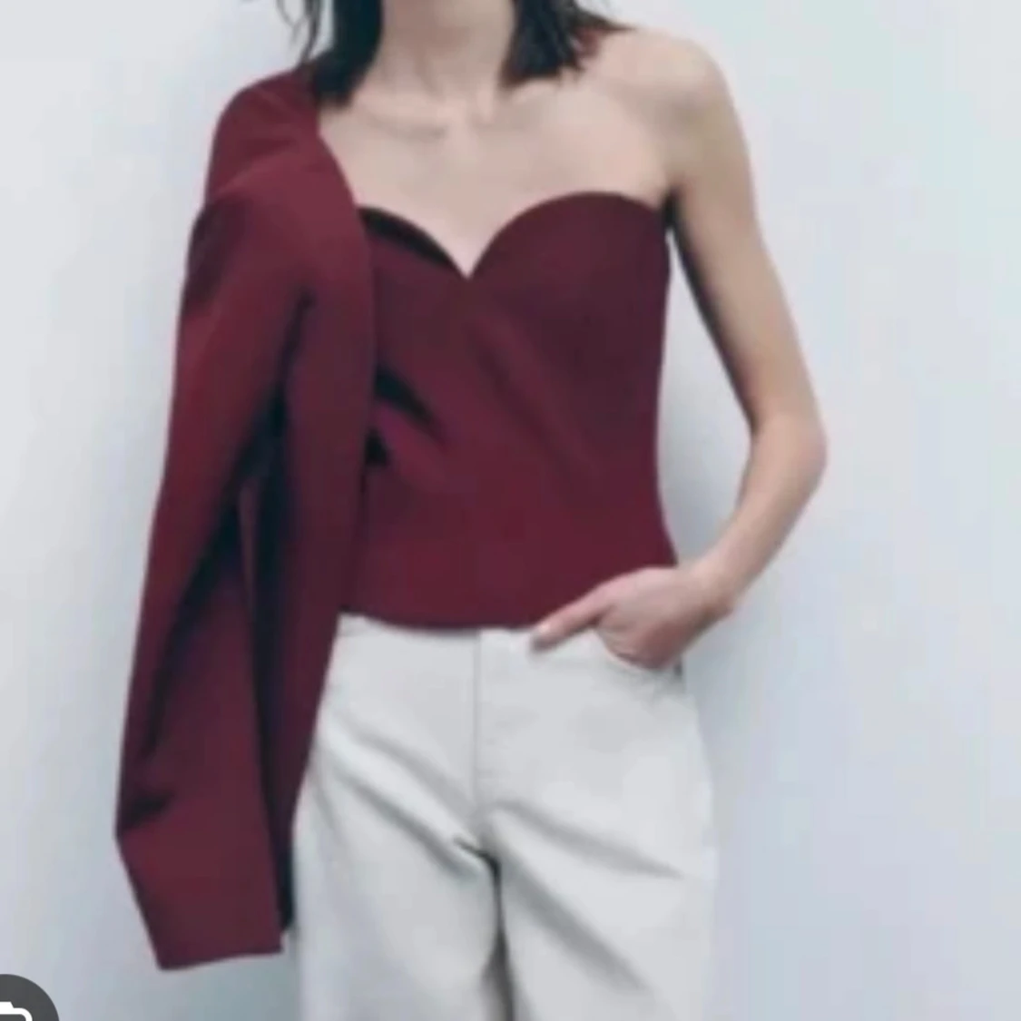 Vinröd korsett ZARA