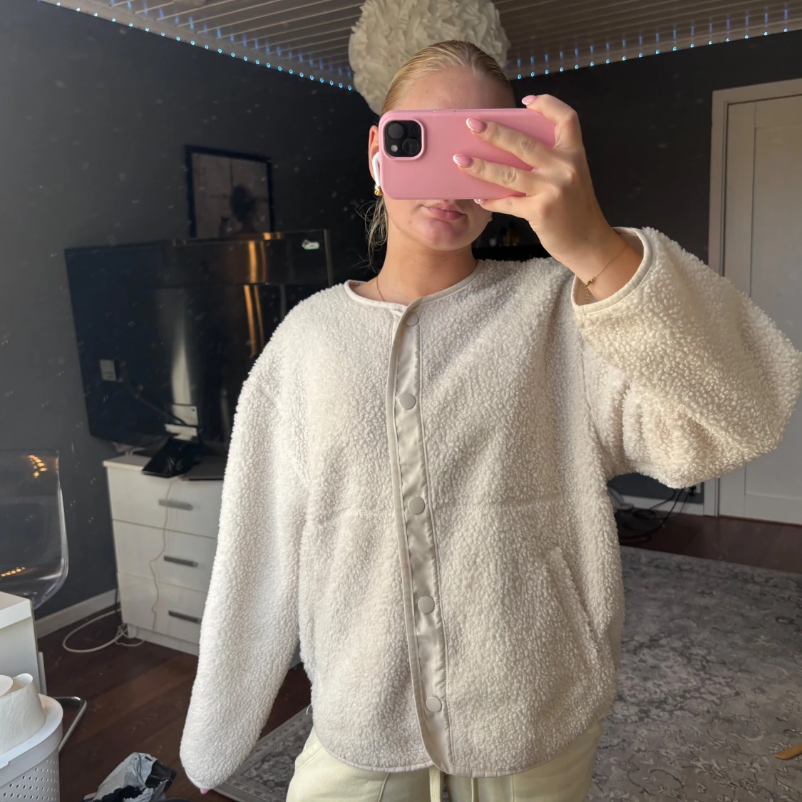 Vit fleecekofta med knappar - 2