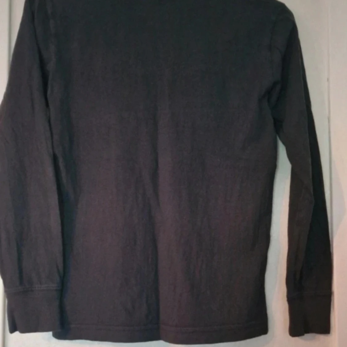 Svart långärmad Levi's tröja - 1