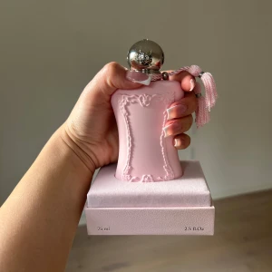 Parfums de Marly Delina 75ml - Äkta ,oanvänd, ny i förpackning Delina Eau de Parfum från Parfums de Marly Paris, 75 ml. 