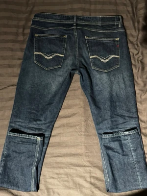 Replay jeans - Helt nya använda en gång. Storlek 33/32. Säljs pga krympning efter tvätt.