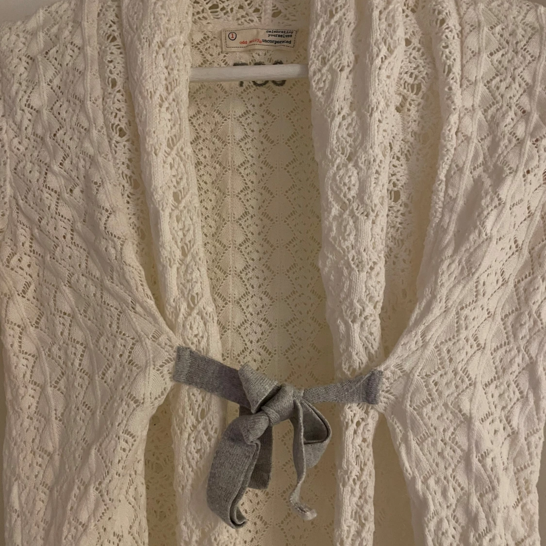 Vit kofta med rosett från Odd Molly - 4