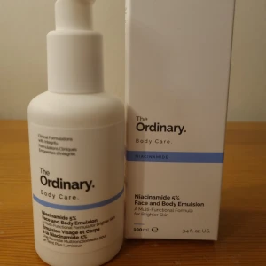 The Ordinary Niacinamide 5% Emulsion Face & Body - The Ordinary Niacinamide 5% Face and Body Emulsion 100 ml. Köpt nyligen men tyvärr passar den inte med min hud. Det finns mer än halva flaskan kvar. 