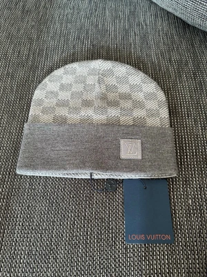 Grå mössa - Säljer grå mössa 