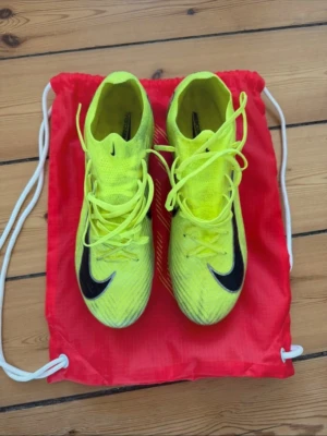 Nike mercurial vapor 16 elite  - Jätte jätte fint skick har använt sparsamt några gånger och inga defekter alls!  (Pris kan diskuteras)