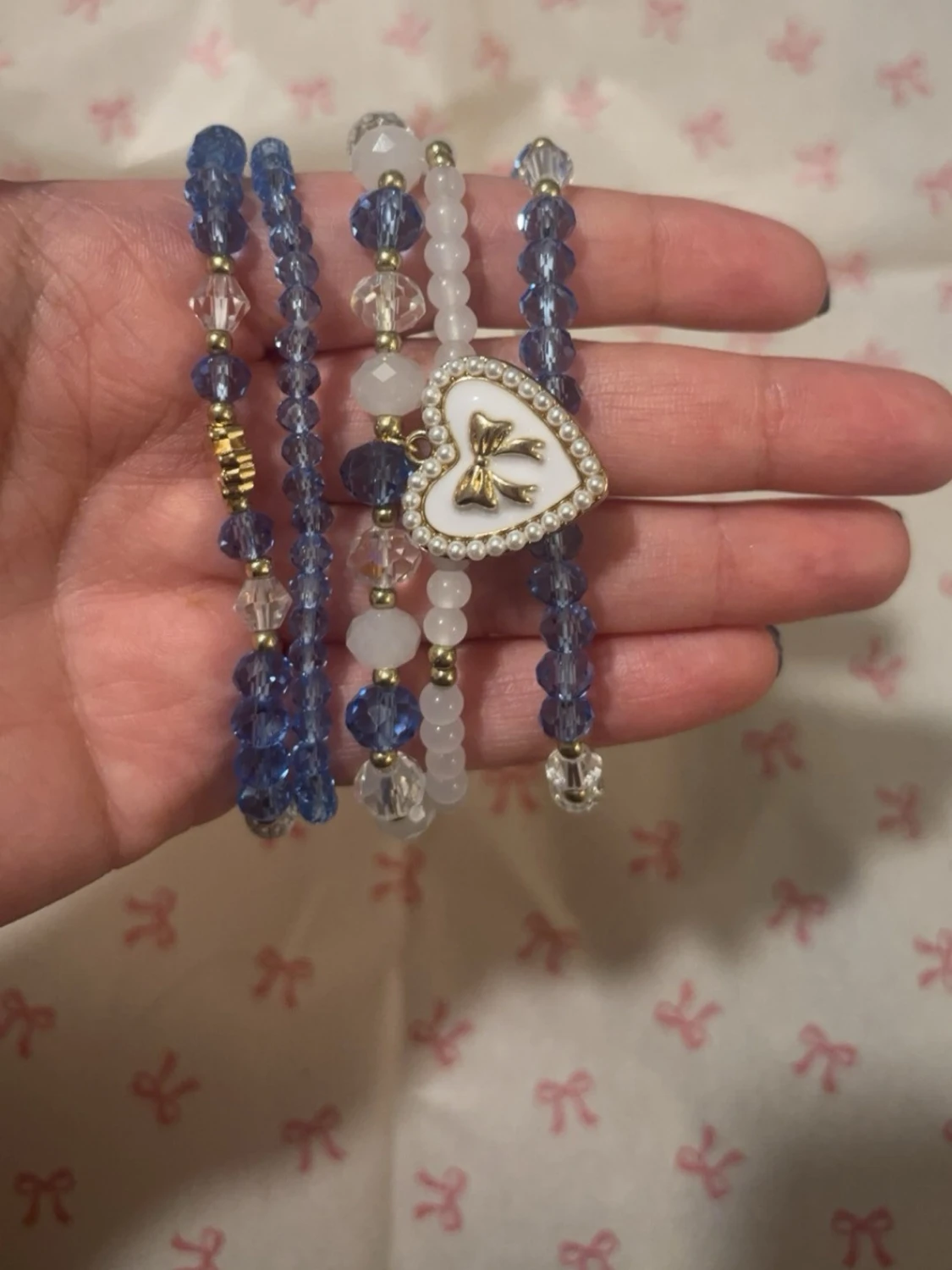 Blå och vit pärlarmband med hjärthänge - 3