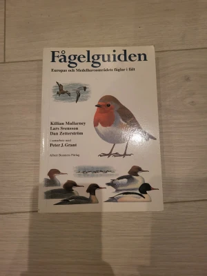 Bok fågelguiden - Lär känna fåglar, vilka arter som finns och var dem bor ect.