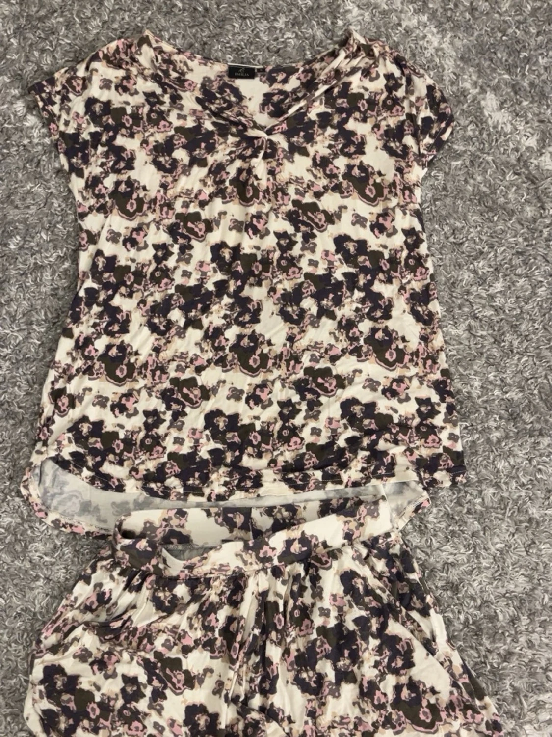 Blommig pyjamas från Emilia