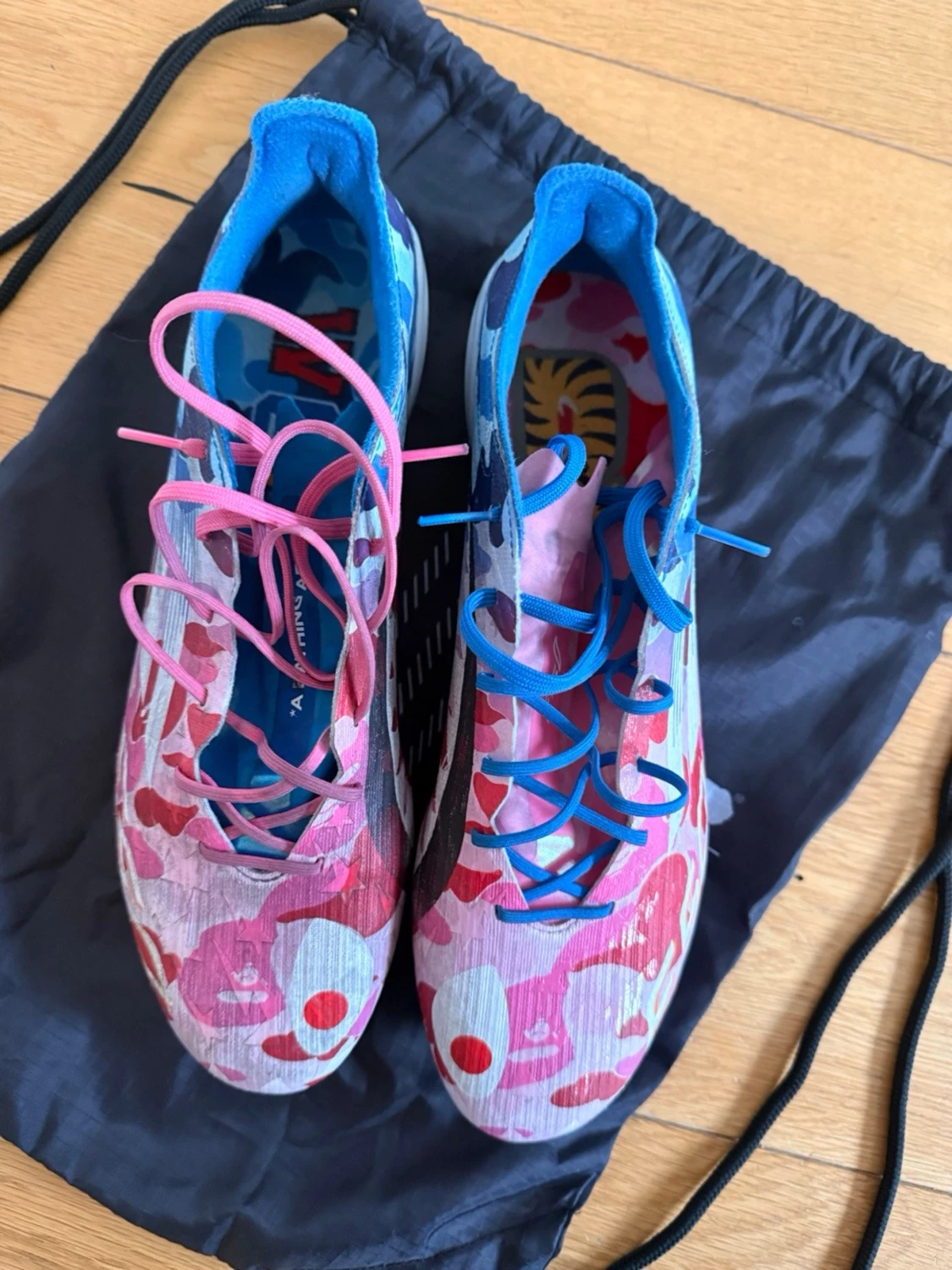 Adidas x Bape rosa camo fotbollsskor limited edition 