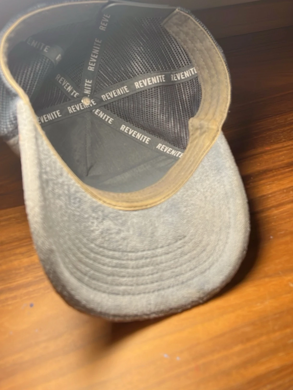 Grå keps från Revenite Pop Up '23 - 1
