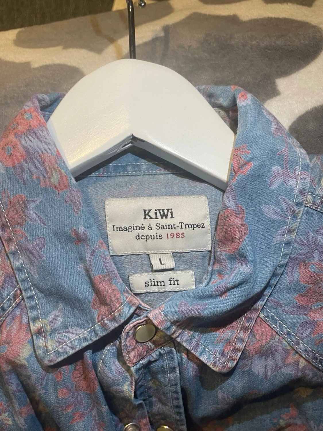 Blommig blå skjorta från KiWi - 1