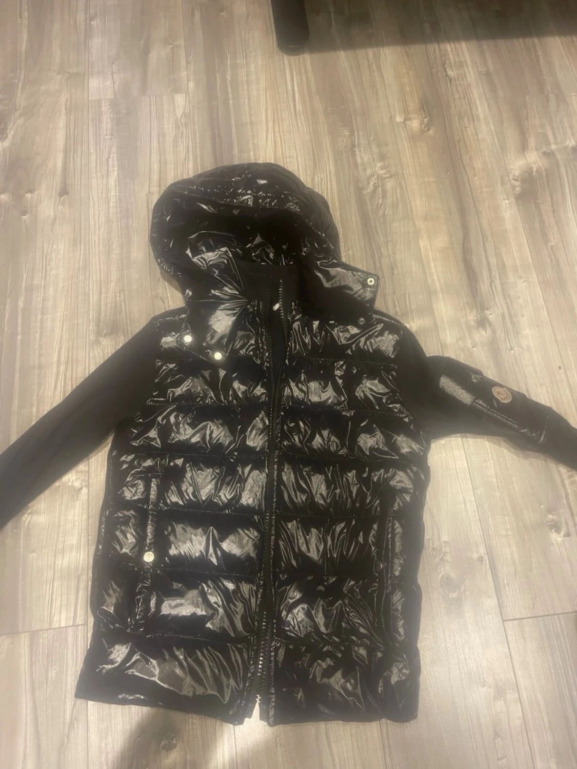 Svart pufferjacka från Moncler