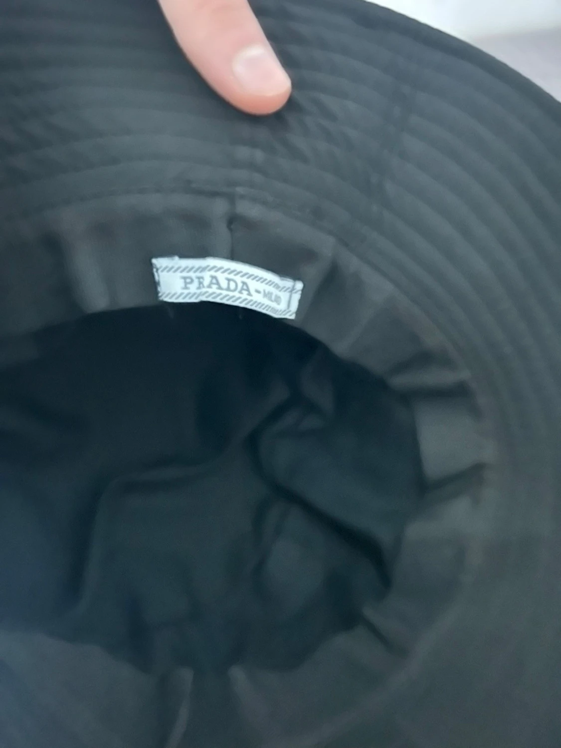 Svart bucket hat från Prada - 3