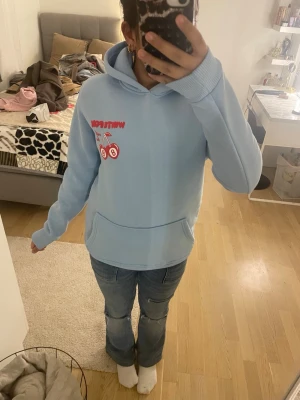 Whitefox hoodie - En blå whitefox hoodie. Perfekt för en kall och klassisk dag. ❤️