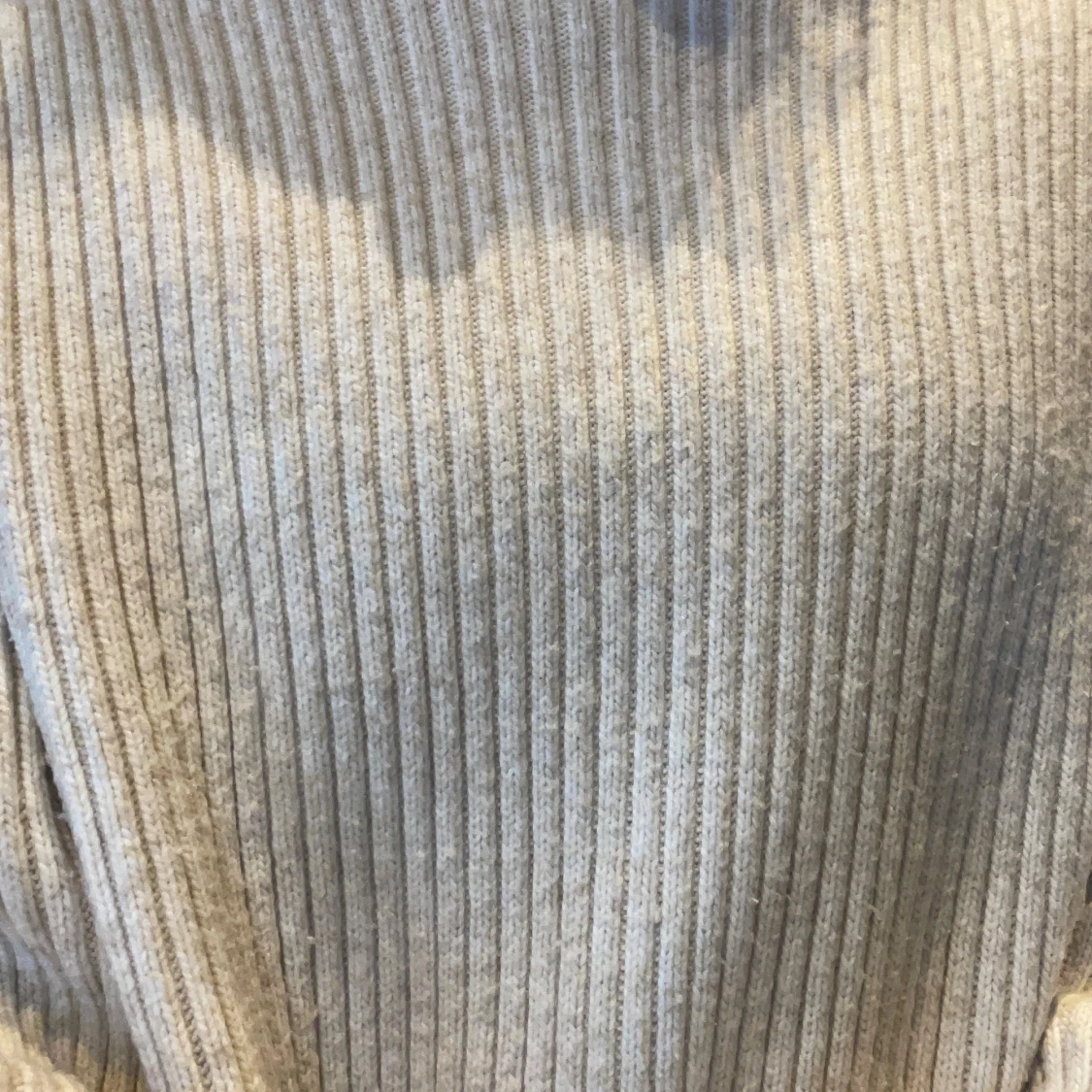 Beige ribbad stickad polotröja H&M - 1