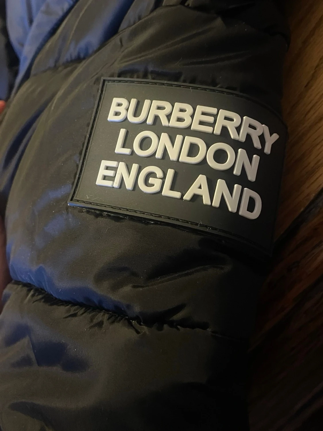 Svart pufferjacka från Burberry - 5