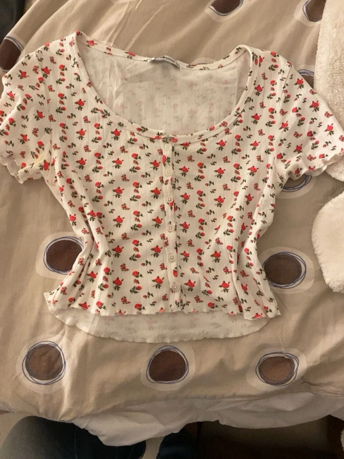 Vit blommig croppad topp med knappar - 2