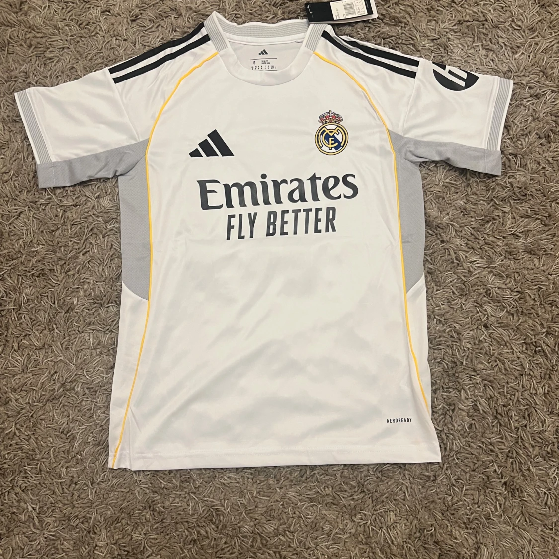 Mbappe Real Madrid tröja 25/26 small helt ny  - 1