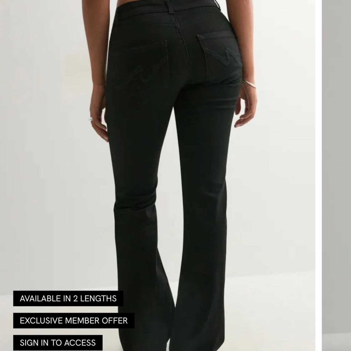 Svarta bootcut jeans med hög midja