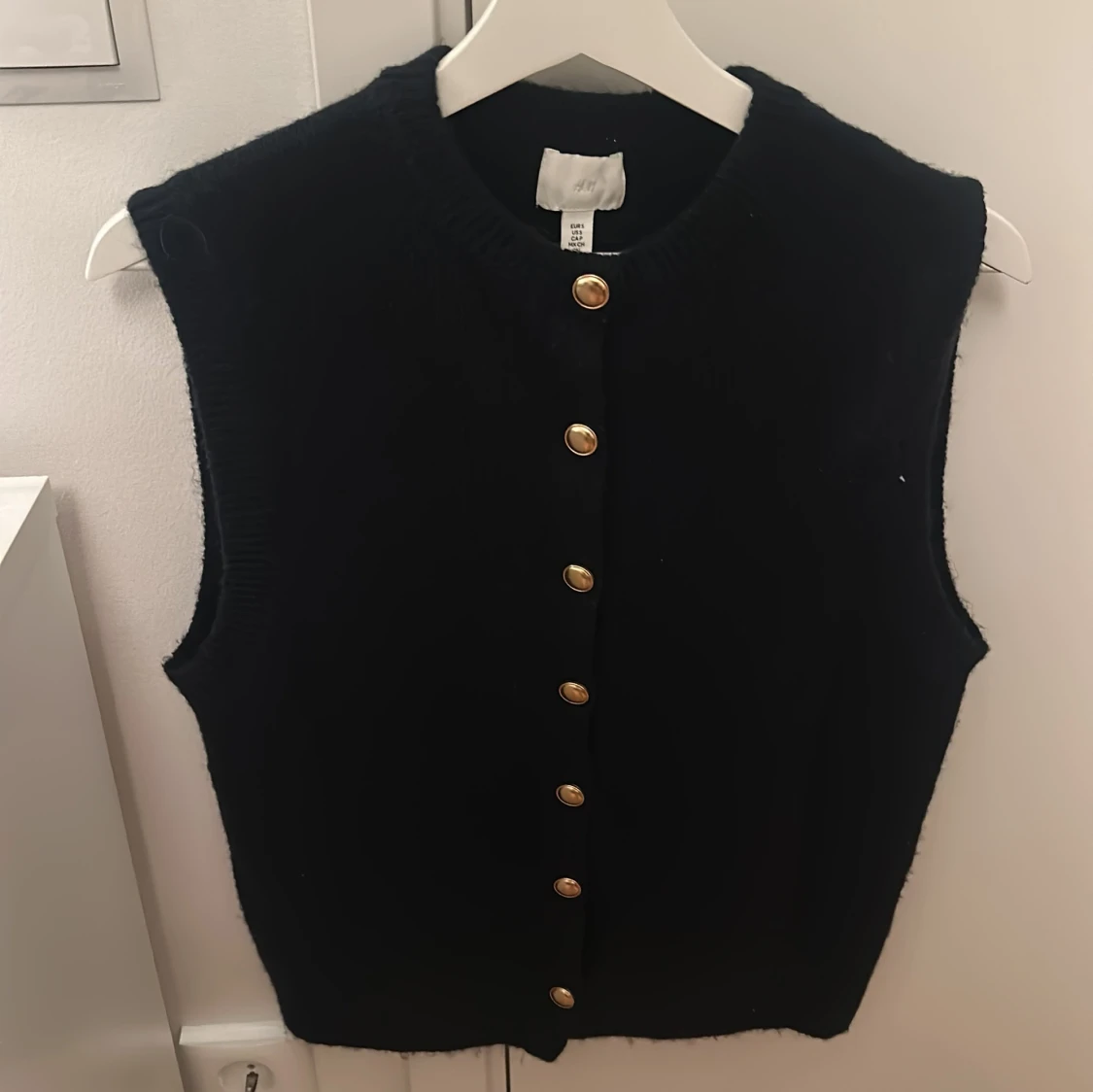 Svart stickad väst från H&M