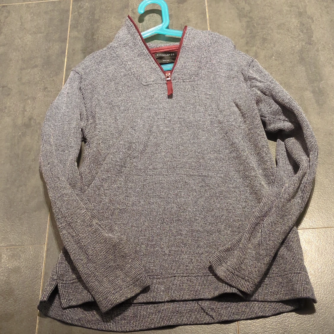 Grå stickad tröja - 3