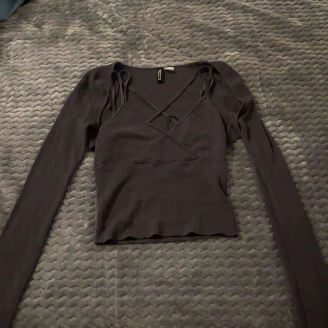 Svart croppad linne med långärmad topp - 1