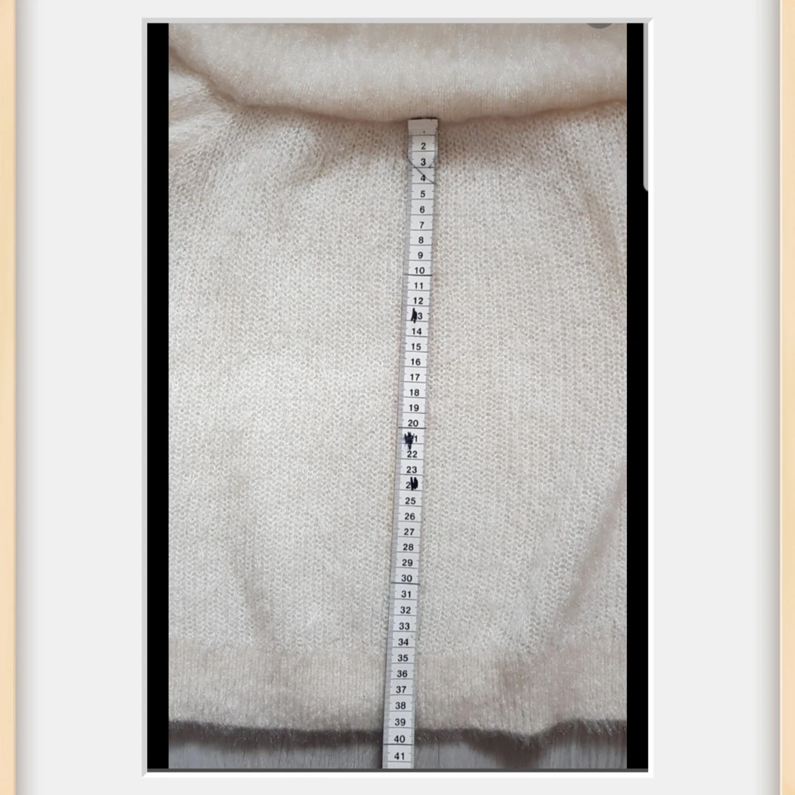 Så fin Offshoulder stickad tröja i vitt - 2