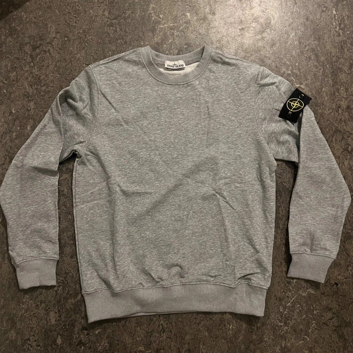 Grå sweatshirt från Stone Island