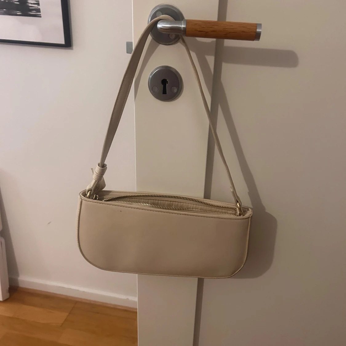 Beige väska från NA-KD - 2