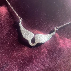 Silver halsband - Säljer detta halsband då jag inte längre vill ha det❤️ 