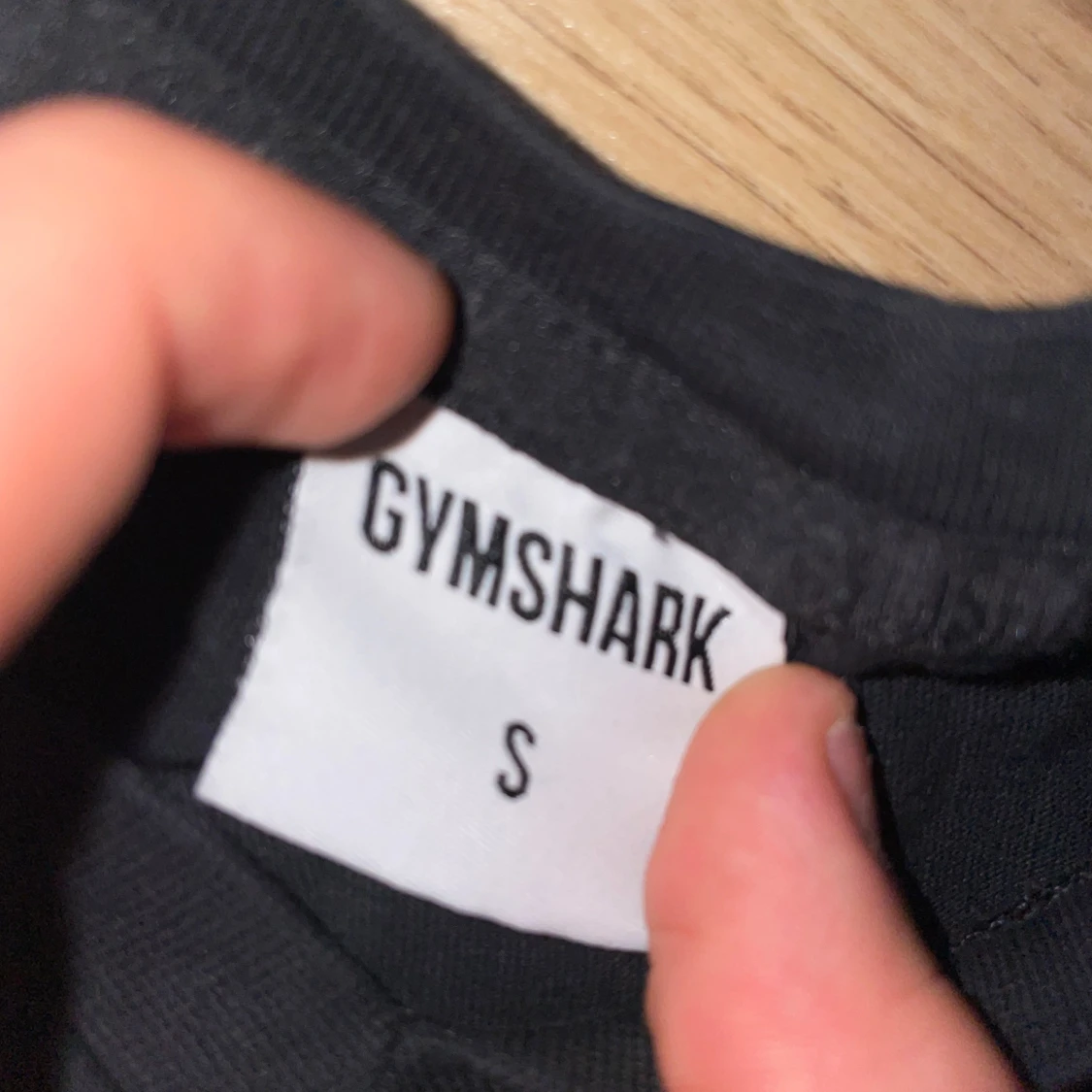 Svart Gymshark t-shirt med v-ringning - 1