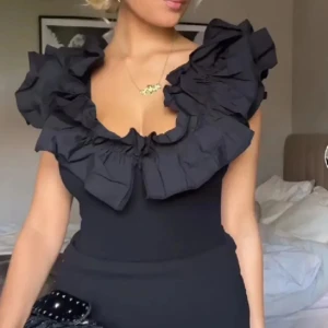 Svart zara body - Sååå söt och populär zara body som jag älskar❤️❤️😍