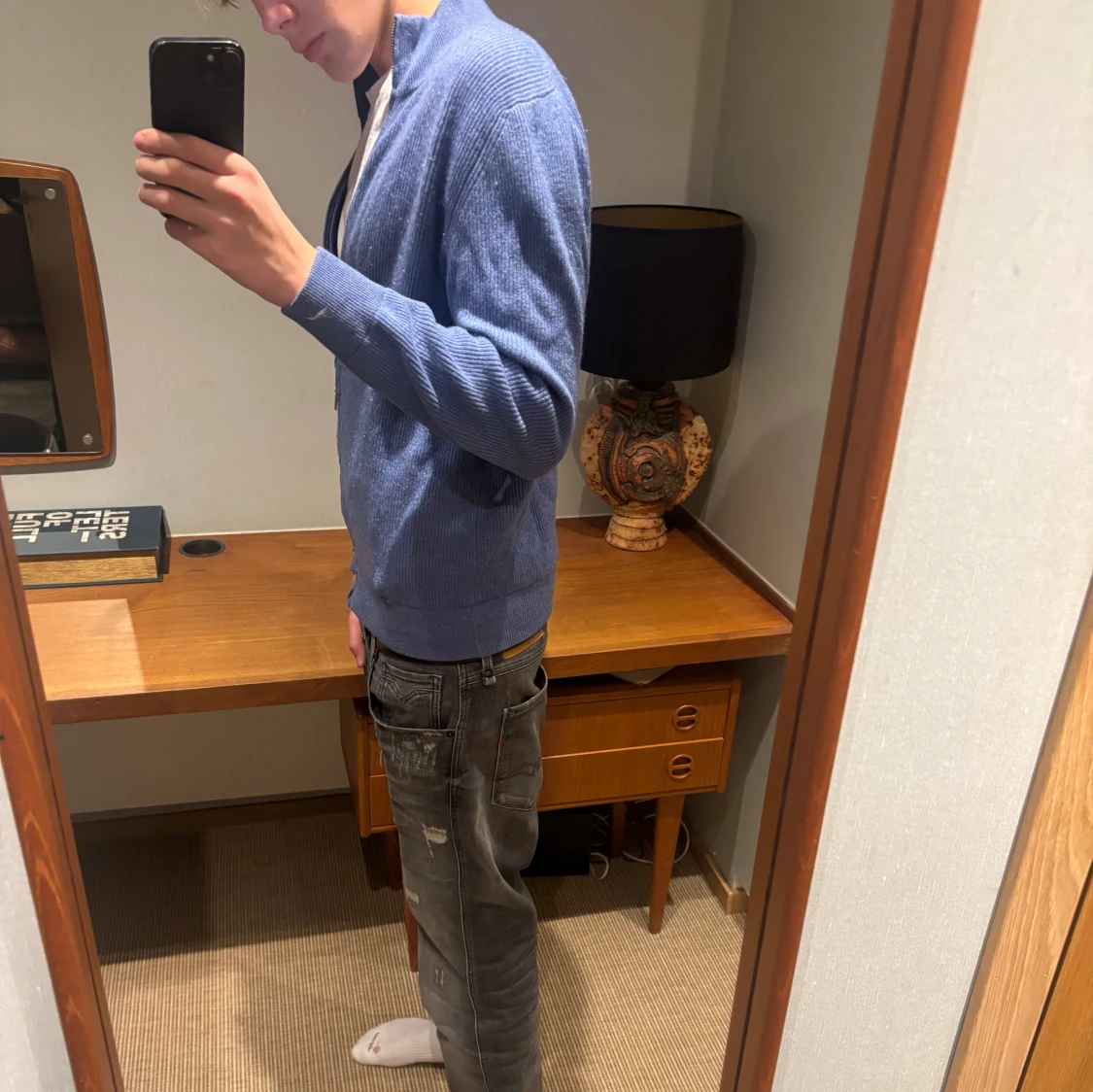 Blå kofta med dragkedja