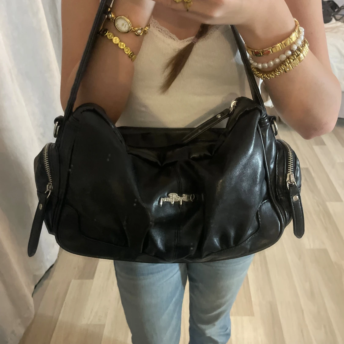 Svart axelväska från L.Credi i skinn - 2