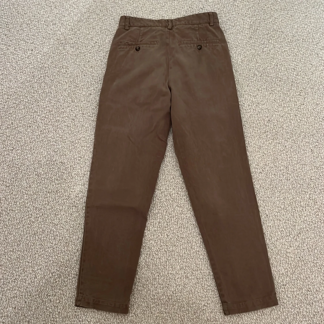 Bruna/beiga chinos från A Day's March - 2